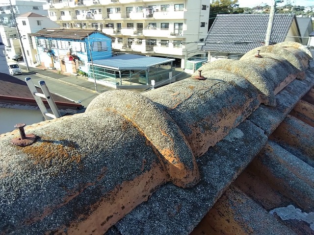 加古川市で台風前の外装点検｜セメント瓦・雨樋・波板ポリカを屋根診断士が無料調査