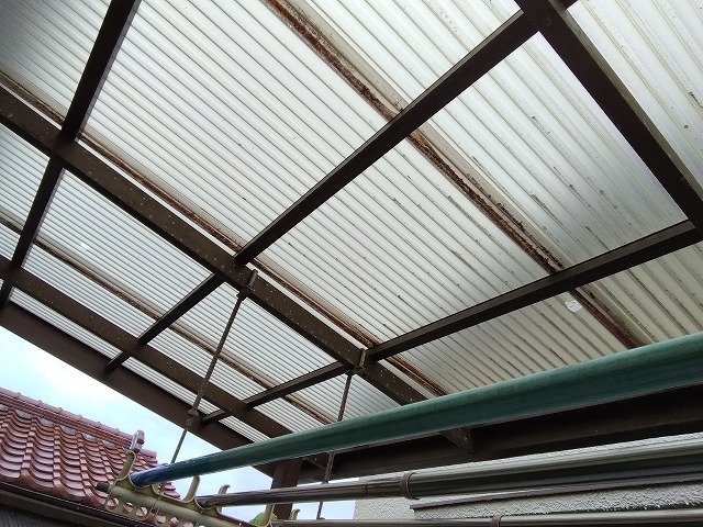 加古川市　波板ポリカ　穴あき