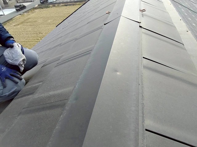 姫路市で雹被害調査！棟板金・ケラバ板金のへこみと外壁の傷を確認