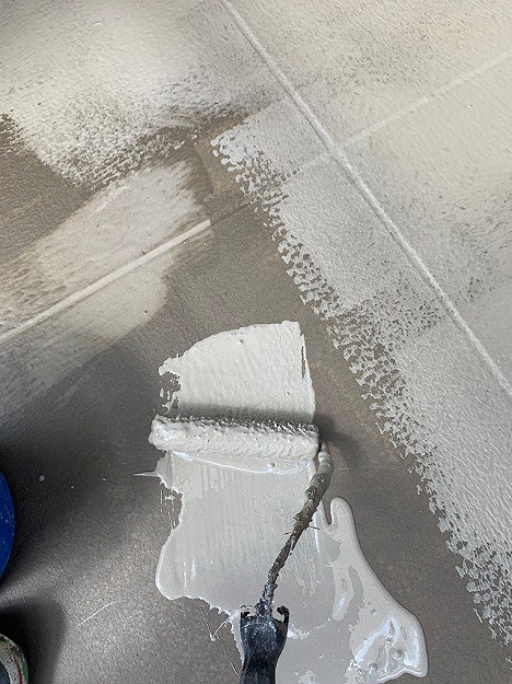 防水下塗り作業