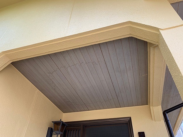 姫路市　玄関軒天の状態