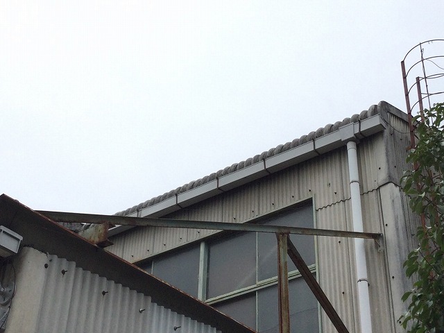 加古川市　工場暑さ対策スレート壁