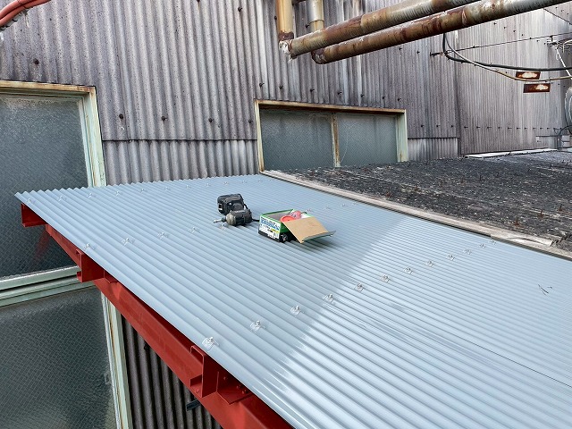 高砂市　波板ガルバ完成