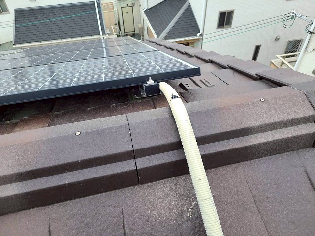 加古川市　破損した配線カバー