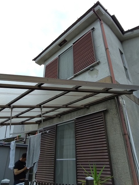 加古川市　波板ポリカ　外壁　雨樋の点検