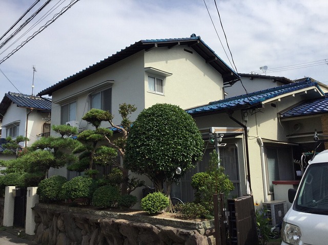 外観から屋根形状と雨仕舞の癖を確認