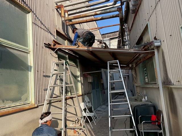 高砂市　ガルバ波板工事
