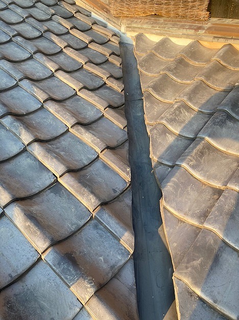高砂市　谷板金交換後の屋根