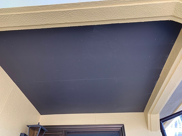 姫路市　玄関軒天の仕上げ