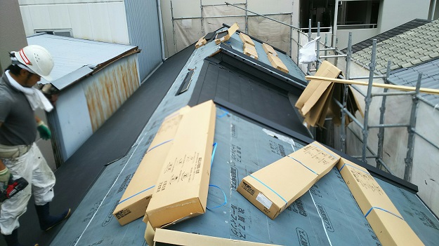 姫路市　大屋根カバー工法　本体施工開始