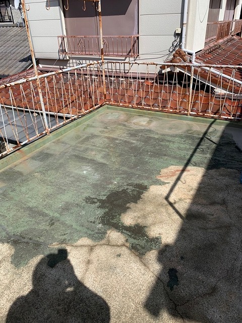 姫路市　ベランダ　床面退色