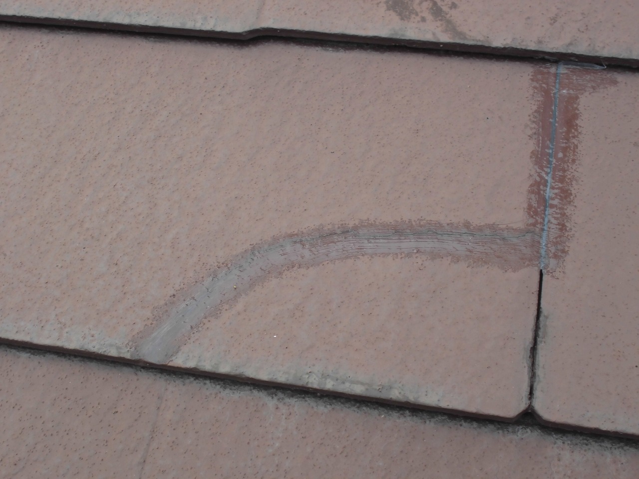 曲線状のひび割れ補修