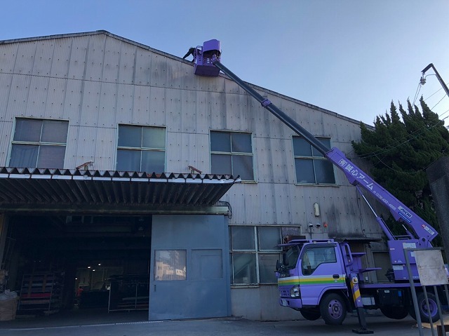 姫路市で棟スレート差し替えと工場暑さ対策相談｜高所作業車で安全施工事例紹介