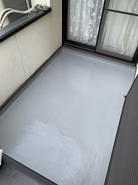 姫路市で雨漏りの原因となったベランダ床の摩耗をFRP防水工事