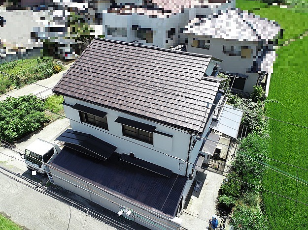 高砂市  雨樋交換・門柱補修・玄関ドア改修 施工後全景をドローンで確認