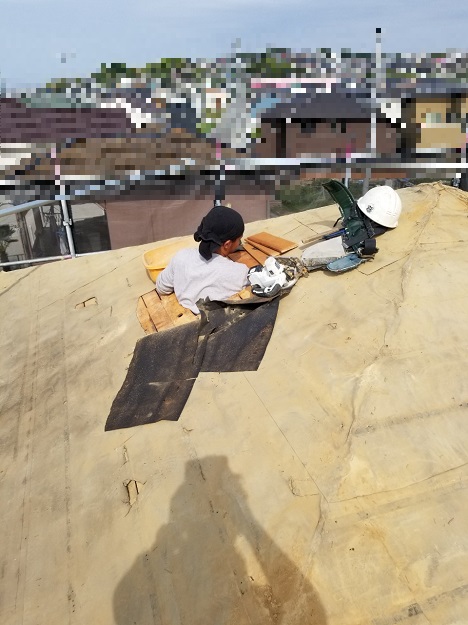 高砂市　大屋根葺き替え工事　天井裏清掃