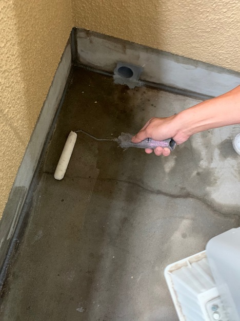 高砂市　ベランダ防水工事　下塗り材