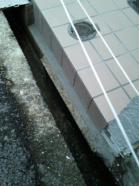 端部の高さと道路側取り合いの確認