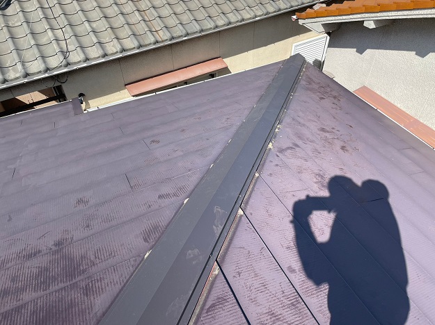 加古川市「板金が飛んだかも…」とお電話。棟包板金をまるごと交換しました！