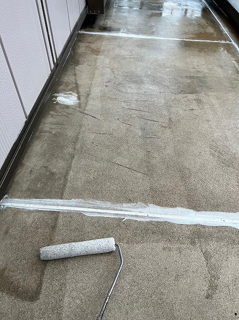 姫路市　ベランダ防水工事　床面清掃