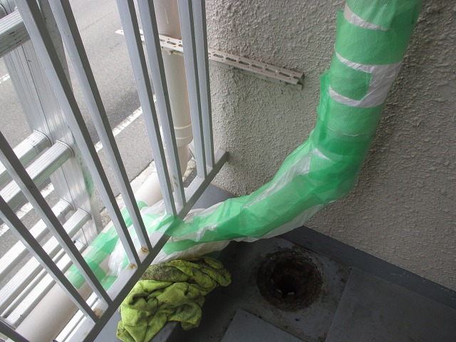 姫路市　雨樋　テープ　養生