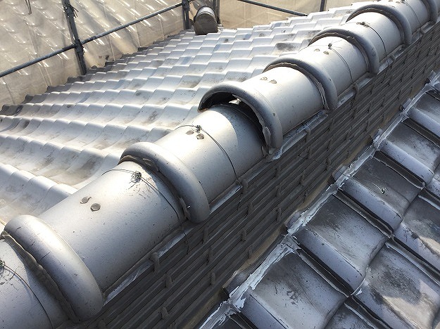 姫路市　棟瓦の不適切な積み方とコーキング