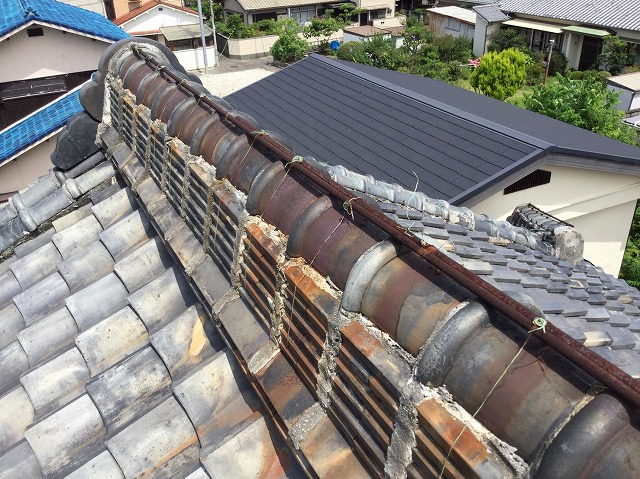 加古川市　棟部の経年劣化と固定状況を確認