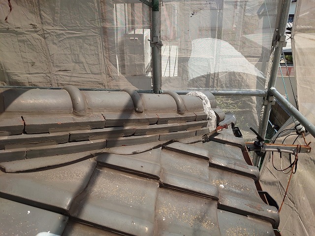 下屋部分の漆喰の剥がれ