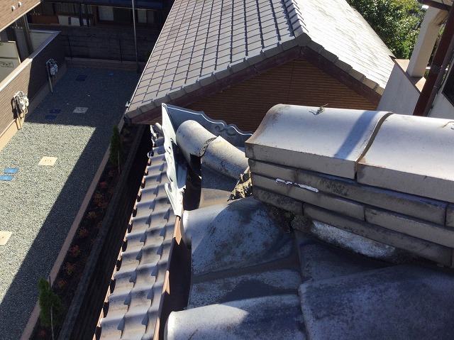 明石市　隅棟端部で鬼瓦まわりの異常を確認