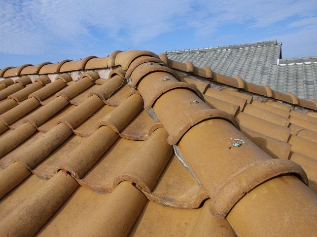 棟ラインの連続性と端部の納まりをチェック