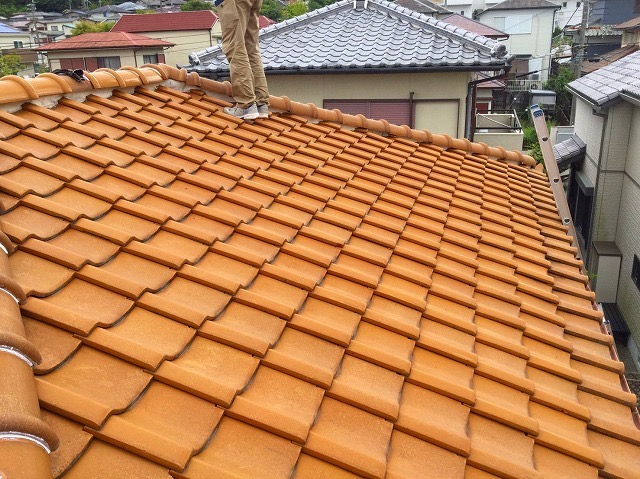加古川市　屋根葺き替え工事　屋根面の状態チェック