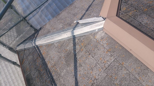 谷部分の板金状態