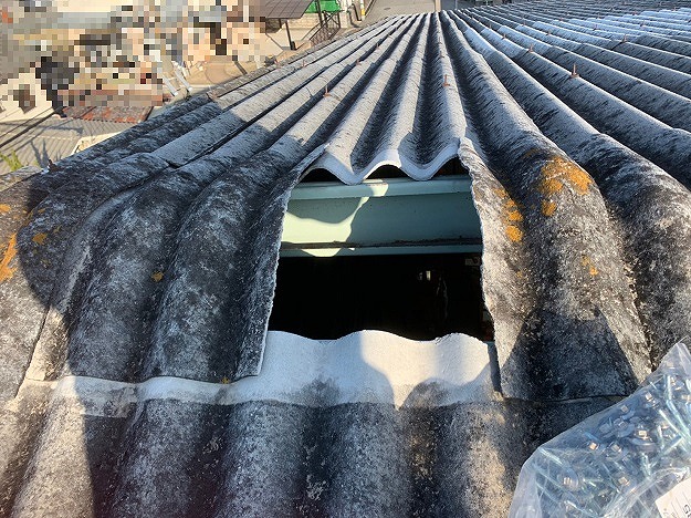 姫路市　工場屋根　スレート棟飛散