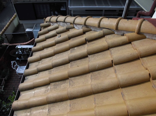 軒先側の瓦列と雨水の流れを意識した確認