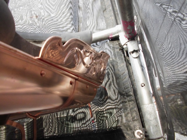 加古川市　銅板雨樋の新設と継ぎ目の納まり調整