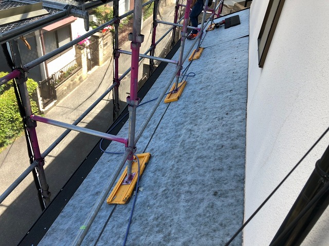 下屋根全体に敷設されたルーフィング