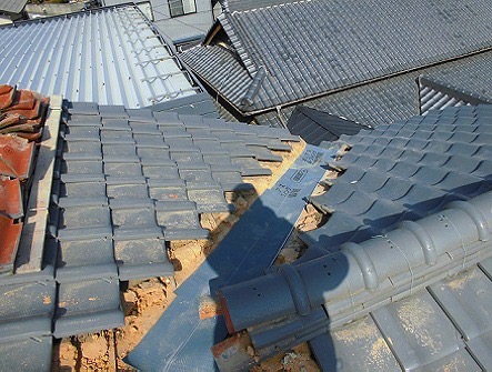 加古川市　谷板金修理　重ね幅の確保
