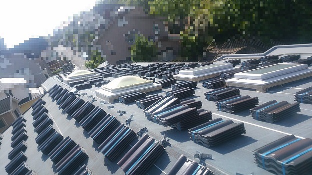 ルーフィング施工と瓦の荷揚げ