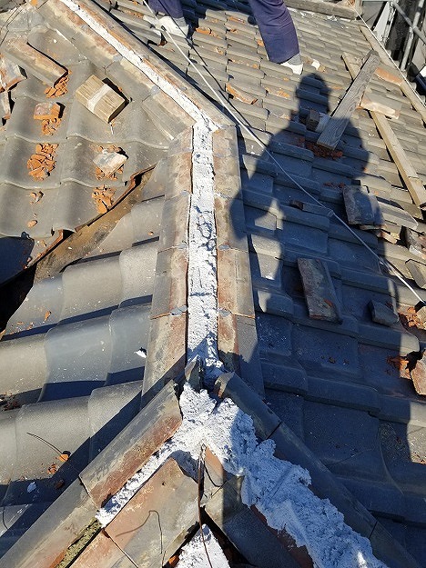 棟芯まわりの清掃と下地のならし