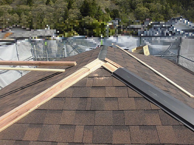 棟下地の新設と板金の取り付け