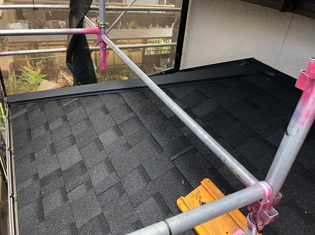 外壁際の取り合いを整えた納まり