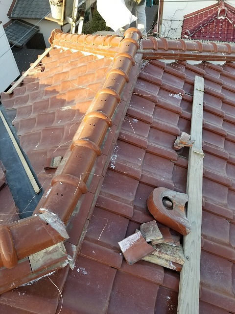 屋根土を使用した二段目以降の積み直し