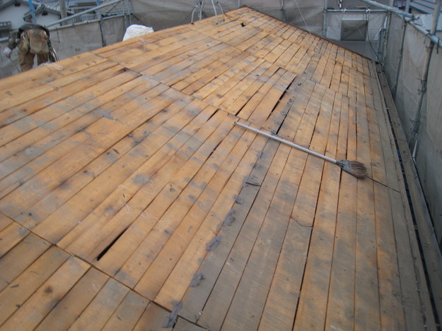 加古川市　既存瓦撤去中