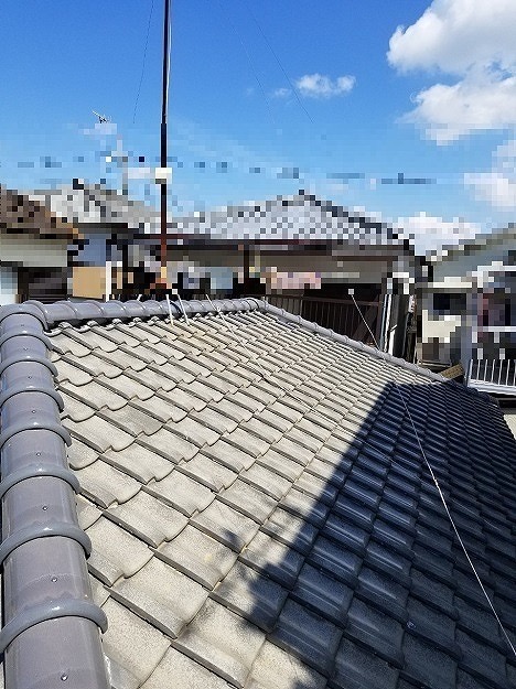 明石市　雨漏り修理、屋根材　紐丸瓦
