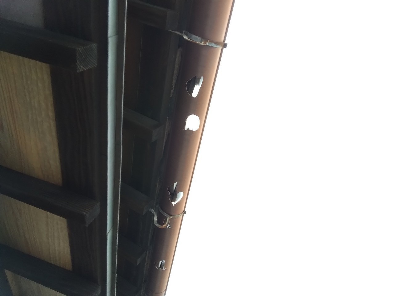 明石市　雹　倉庫　樋穴あき