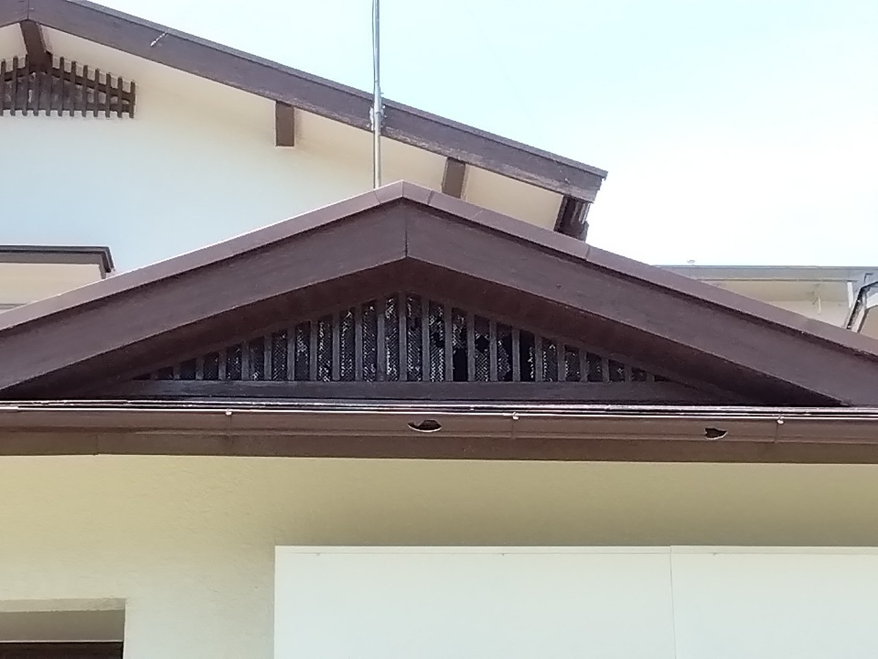 加古川市　妻壁換気　補修