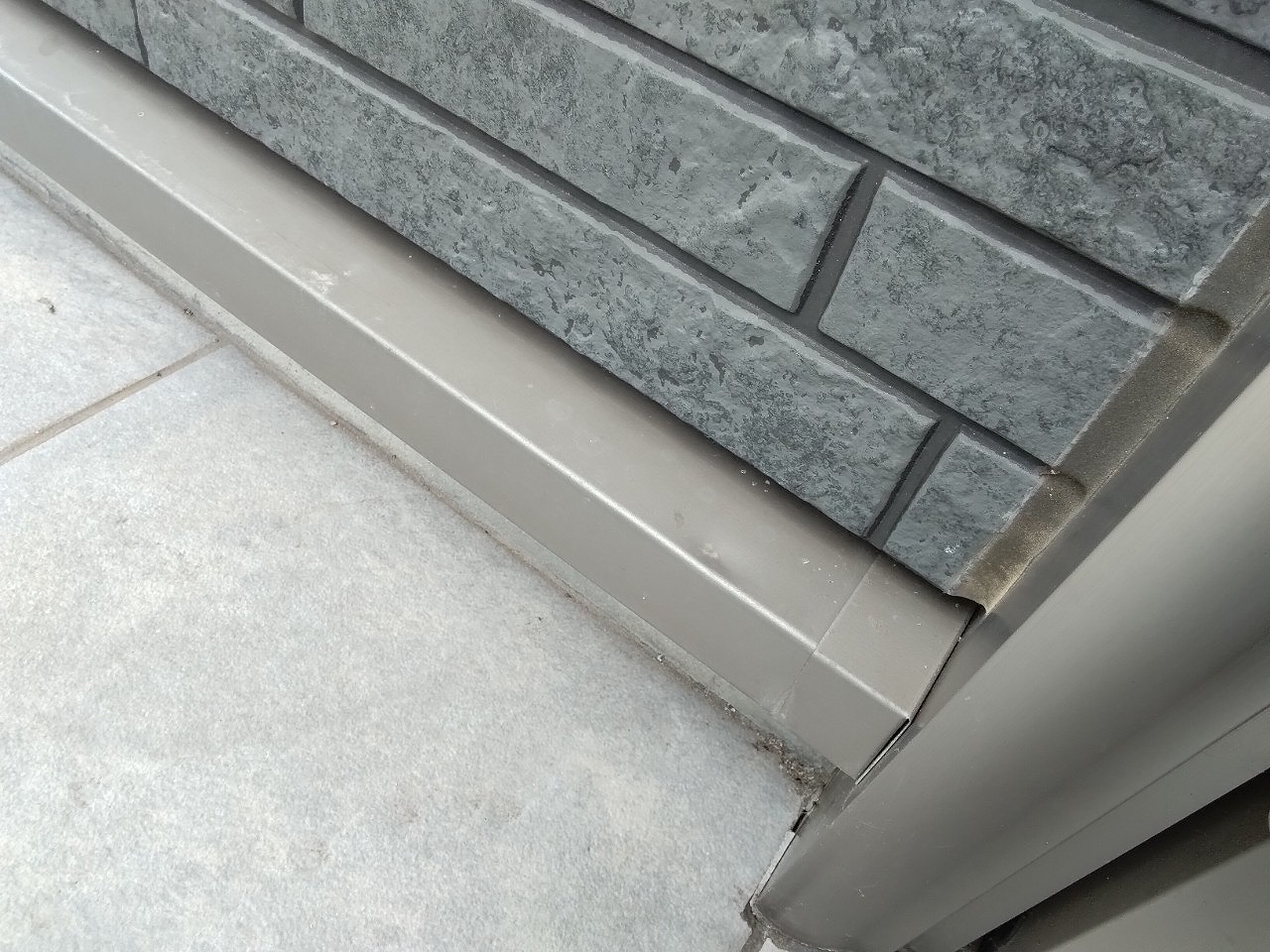 高砂市　土台水切り凹み