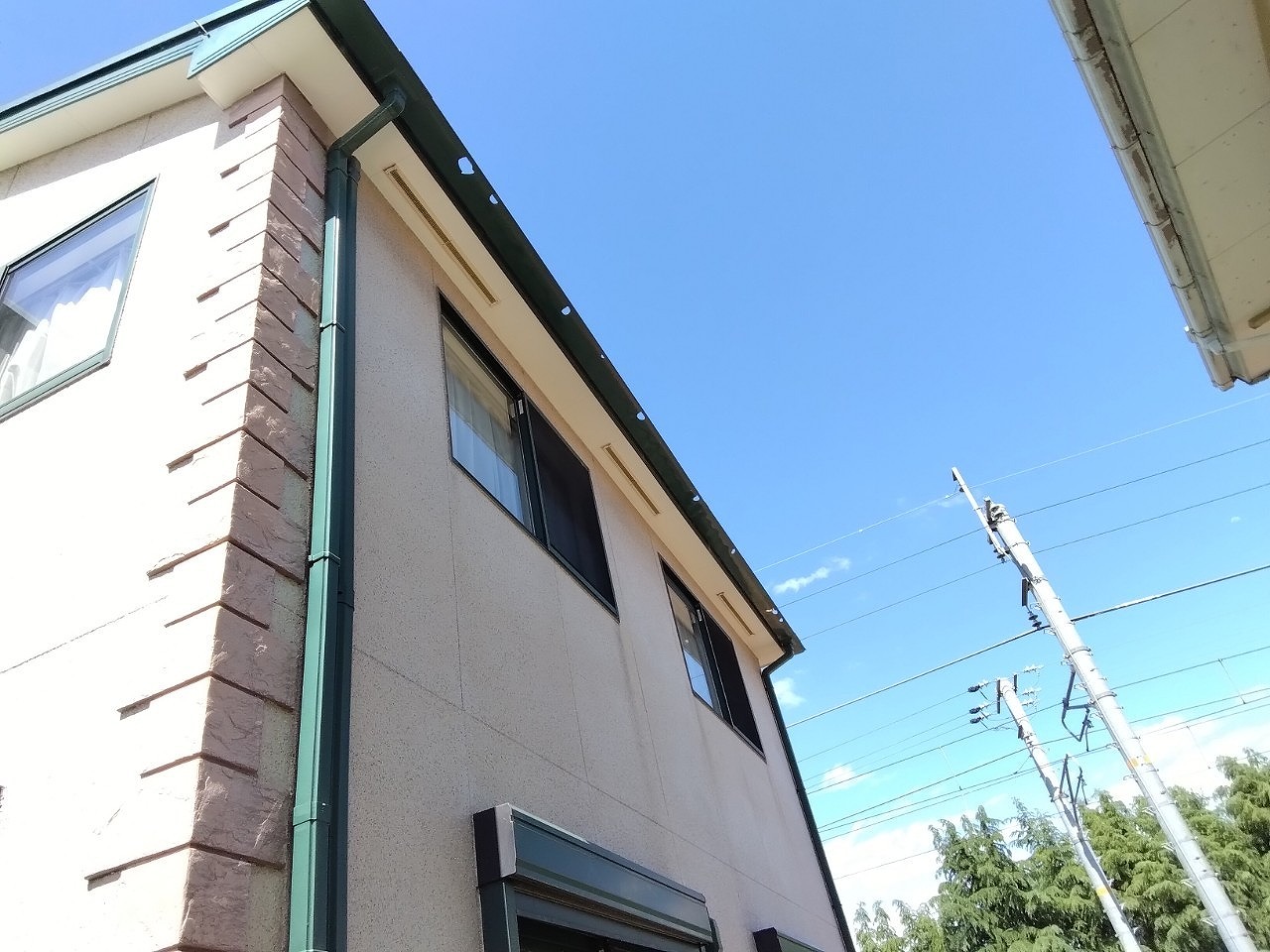 明石市　大屋根　軒樋(角樋)に穴あき