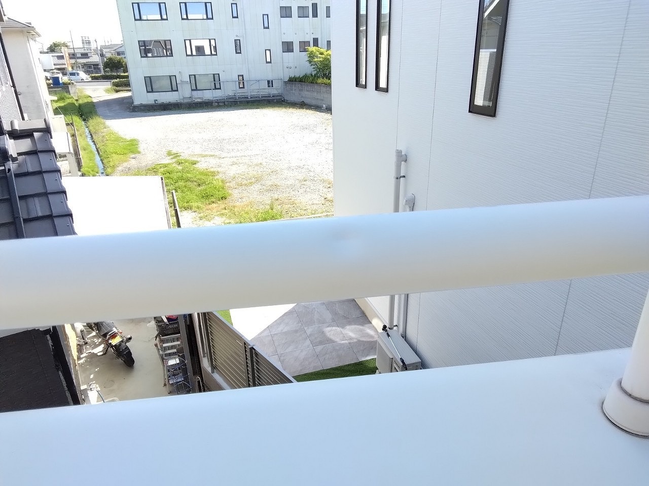 加古川市　雹被害　ベランダ手すり