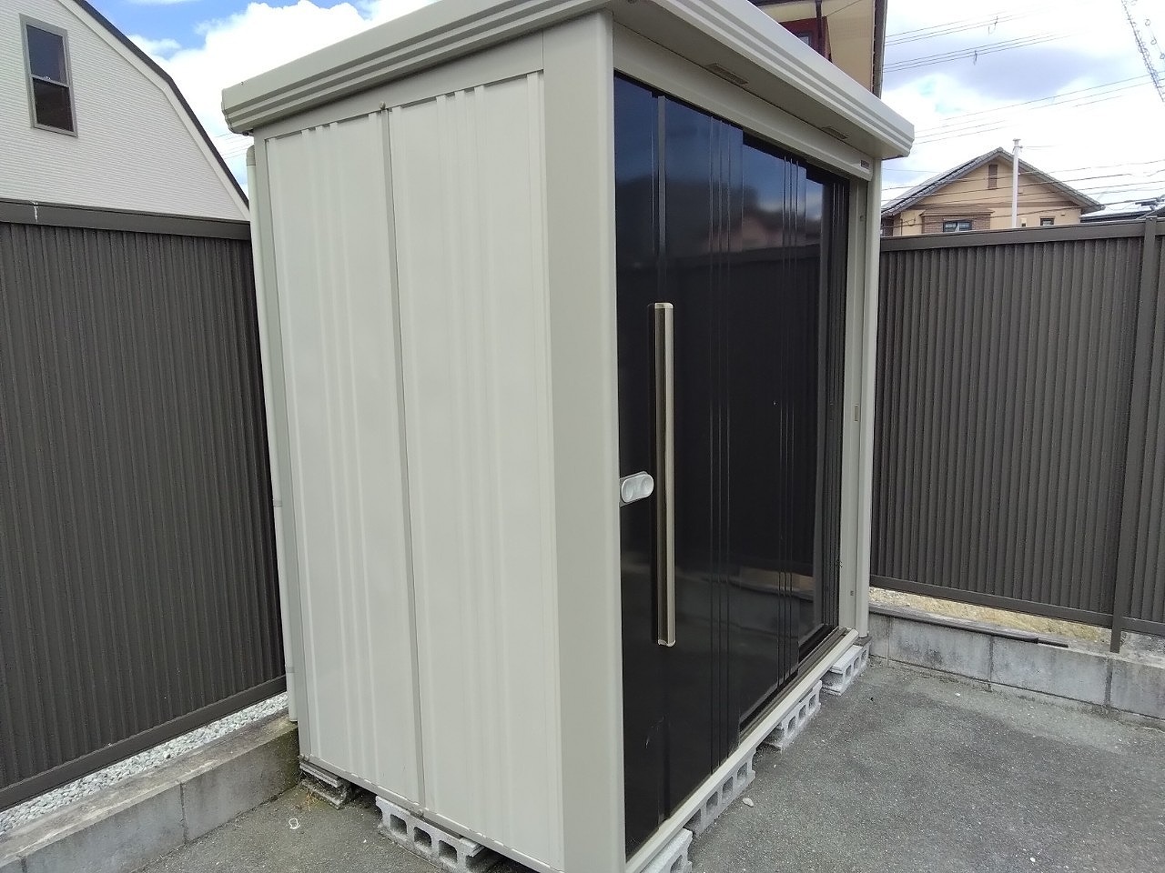 高砂市で雹害調査｜外装まわり物置凹みと板金庇・アンテナ被害!